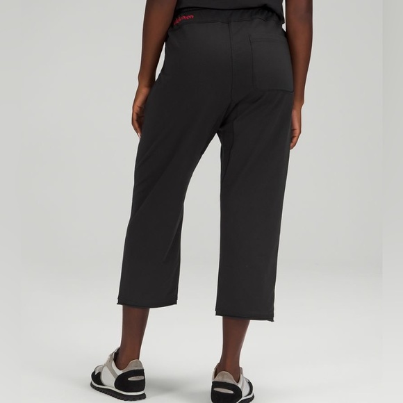 lululemon athletica Pants - LULULEMON | LA Wide Leg Crop Pants Black With Red Logo Women’s Size 10